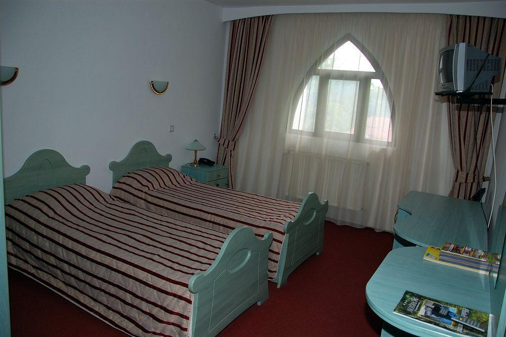 Marion Hotel Târgu-Mureş Buitenkant foto