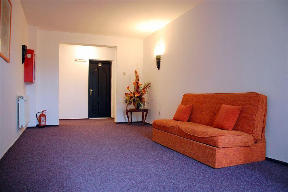 Marion Hotel Târgu-Mureş Buitenkant foto