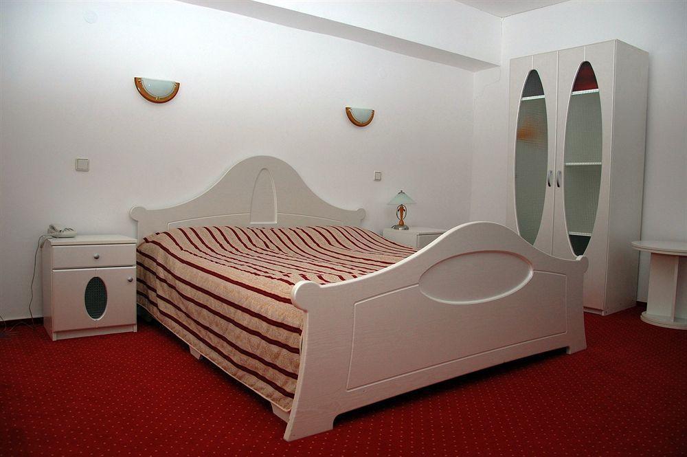Marion Hotel Târgu-Mureş Buitenkant foto