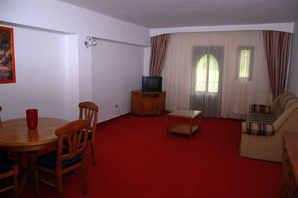 Marion Hotel Târgu-Mureş Buitenkant foto